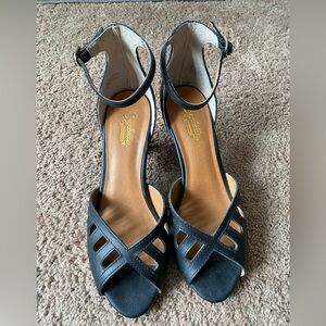 Seychelles Heritage black heels. Size 8.5